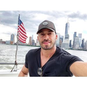 Meet your Posher, Deron